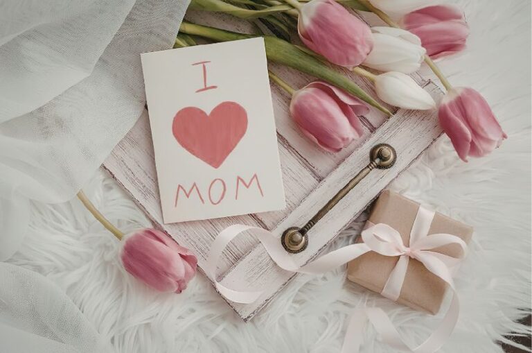 What to Write on a Gift Card for Mom