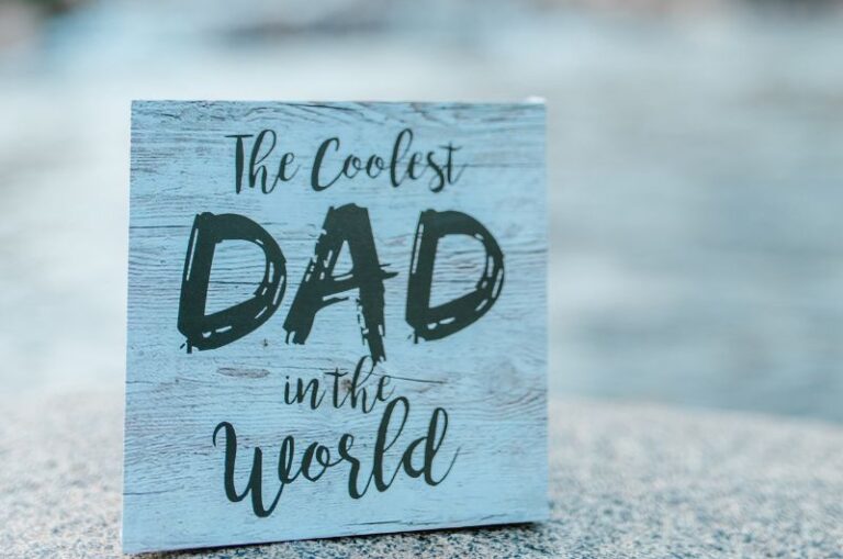 What to Write in a Father's Day Gift Card